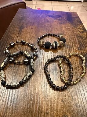 Set of Beaded Stretch Bracelets in Brown and Gold